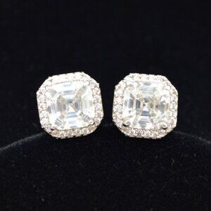 Henri Bendel stud earrings #217-170